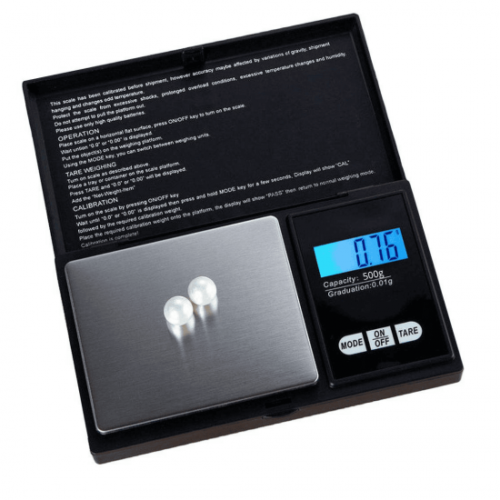 MINI BALANCA DE PRECISAO DIGITAL, PORTATIL DE USO DOMESTICO, COMUMENTE UTILIZADO PARA AFERIR PESO DE OBJE